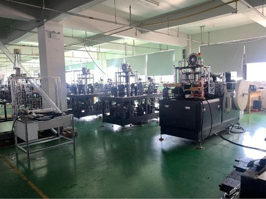 Machines de traitement du papier à rouleaux pour la fabrication de gobelets en papier