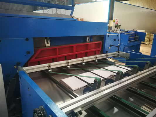Grade automatique Compte-rendu scolaire entièrement automatique Exercice de fabrication de livres