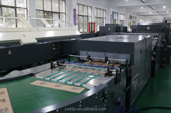 Produire efficacement un carnet d'exercices et un carnet de notes avec une machine de fabrication de couvertures en plastique