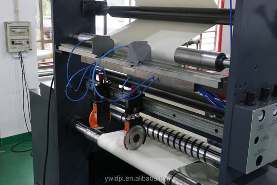 Produire efficacement un carnet d'exercices et un carnet de notes avec une machine de fabrication de couvertures en plastique